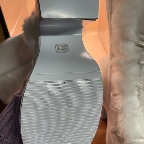 White Faux Fur Platform Boots EU 40 US 9.5 - 10 Chunky Heel Side Zipper Rave - Picture 11 of 12